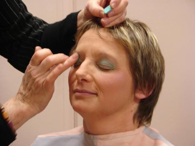 Séance maquillage à H moins 30 minutes